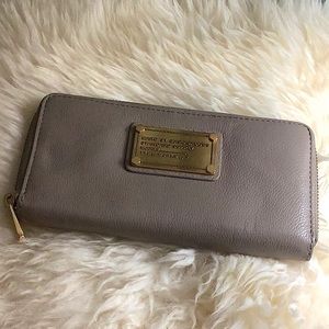 Marc by Marc Jacobs Vertical Leather Zip Wallet